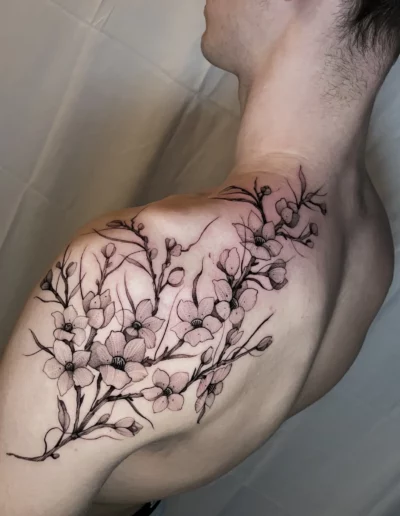 Rami di ciliegio in fiore sulla spalla - Dario Schiavone, Keyo Tattoo Studio Locarno