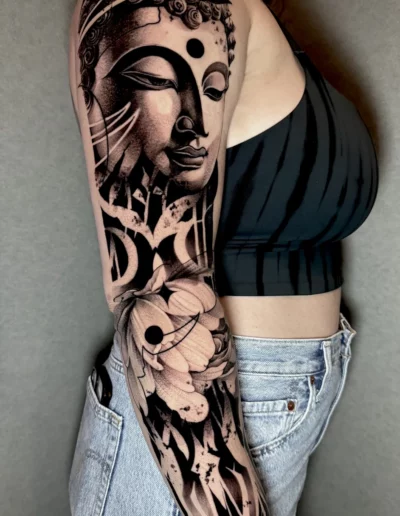 Manica con Buddha, ornamenti e blackwork - Dario Schiavone, Keyo Tattoo Studio Locarno
