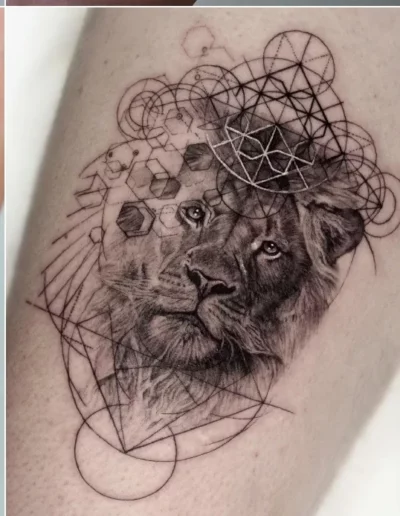 Leone con geometria sacra, microrealismo - Omar Keyo, Keyo Tattoo Studio Locarno